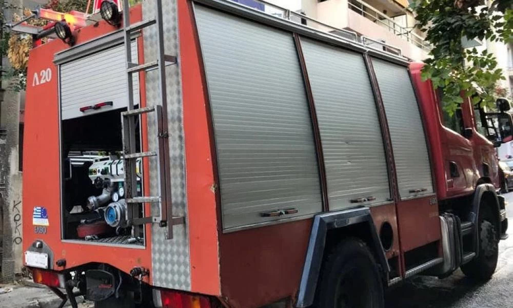Συναγερμός σε Πυροσβεστική και ΕΜΑΚ: Όχημα έπεσε σε γκρεμό στην Κερατέα